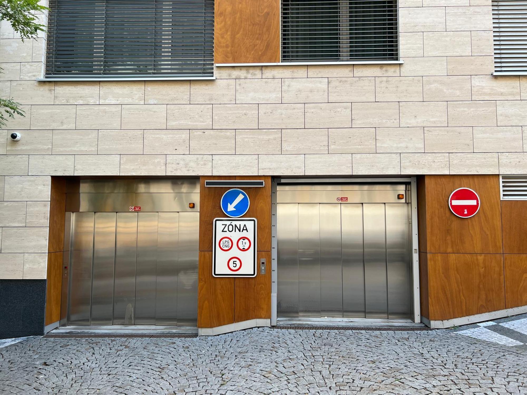 Quiet Apartment In The Centre Praga Exterior foto